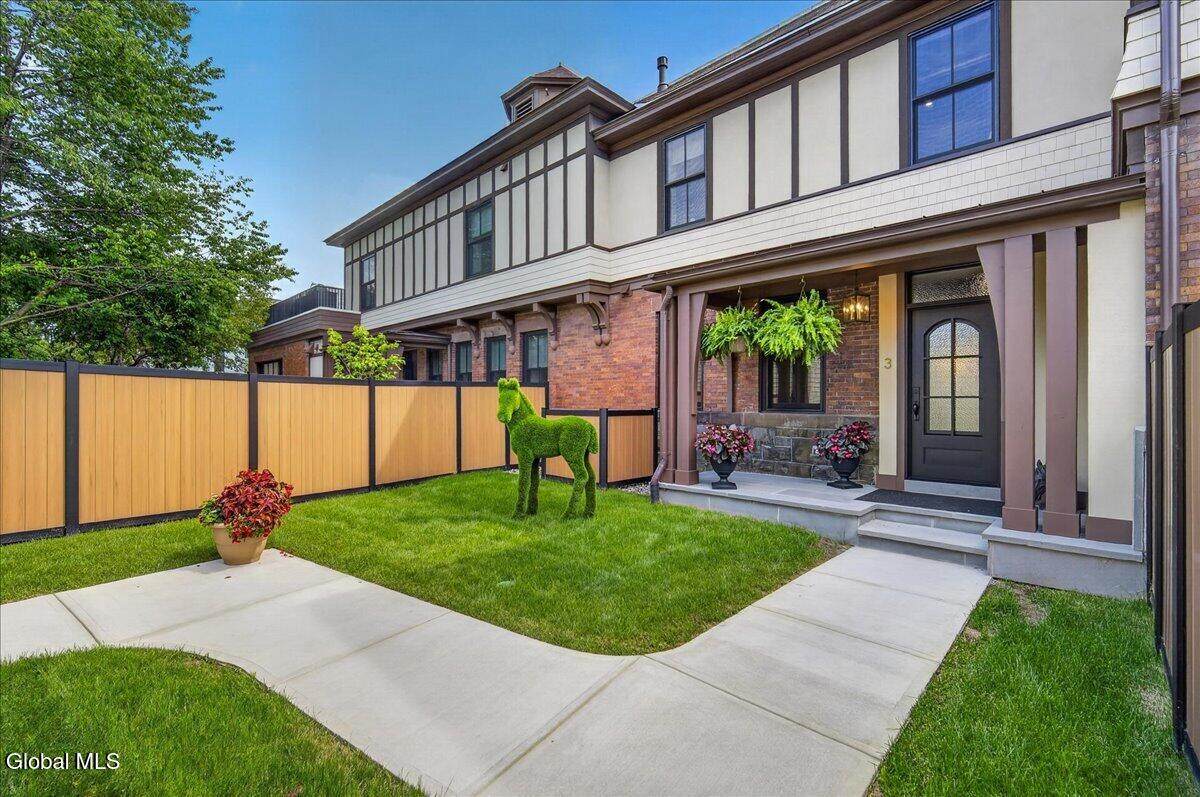 122 Regent Street - Photo 1