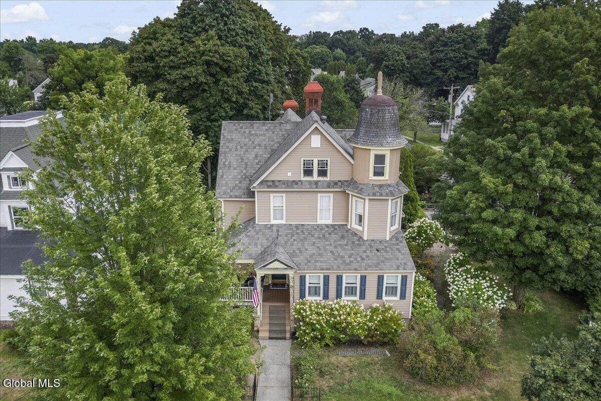 153 Bay Street - Photo 1