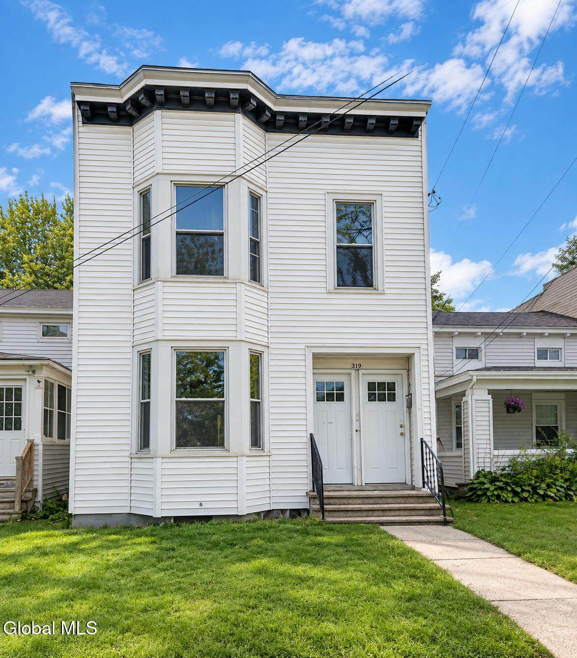 512 Yates Street - Photo 1