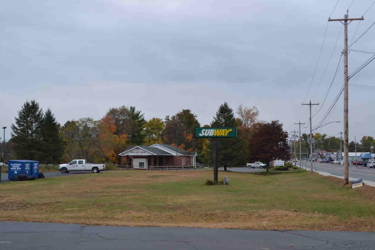 137-141 Saratoga Av - Photo 1