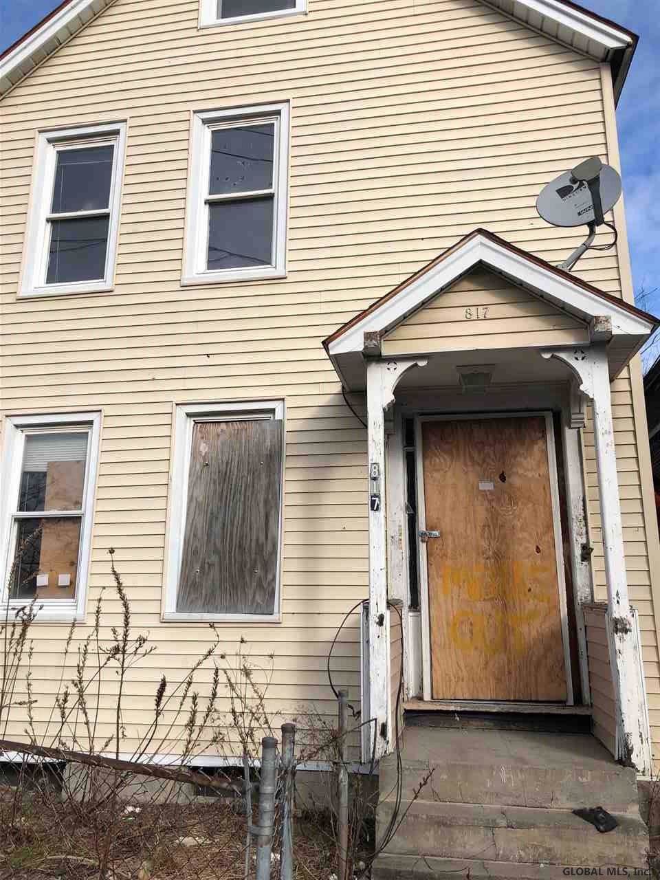 817 Strong St - Photo 1