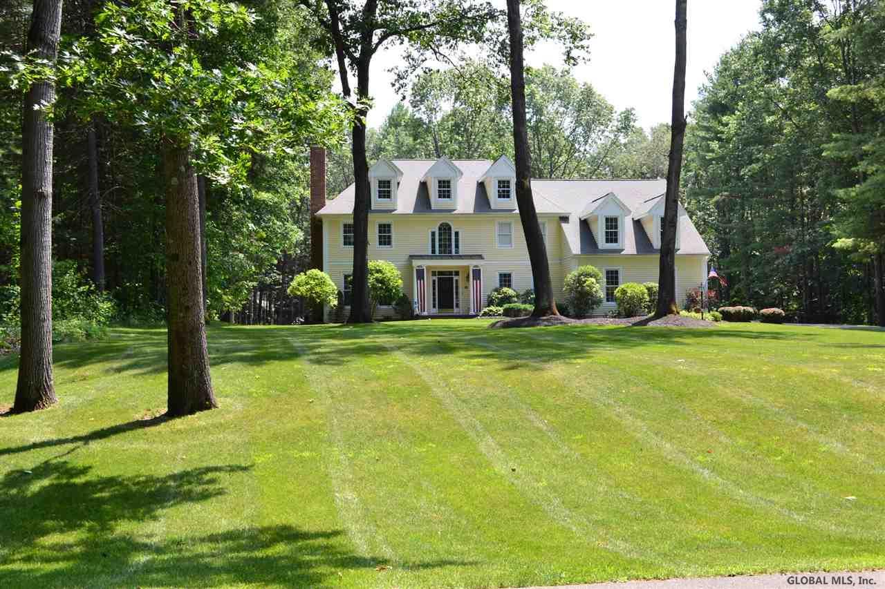 10 Saddle Brook Dr - Photo 1