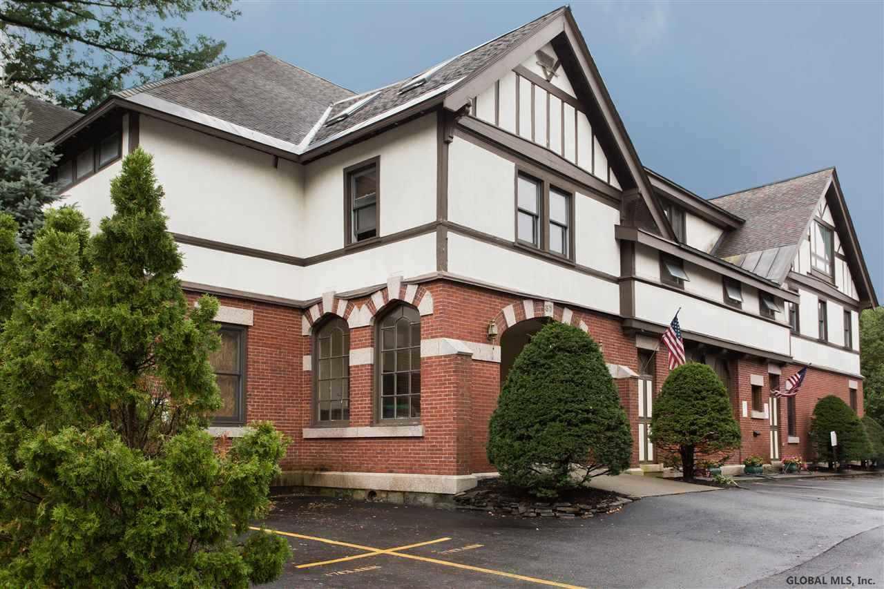 37 Clark St - Photo 1