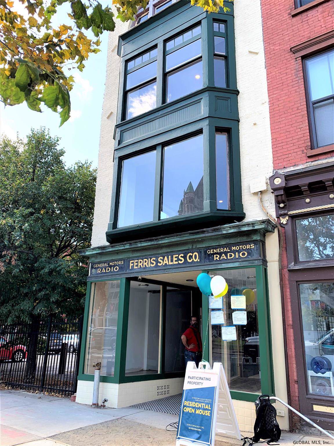 402 Broadway - Photo 1