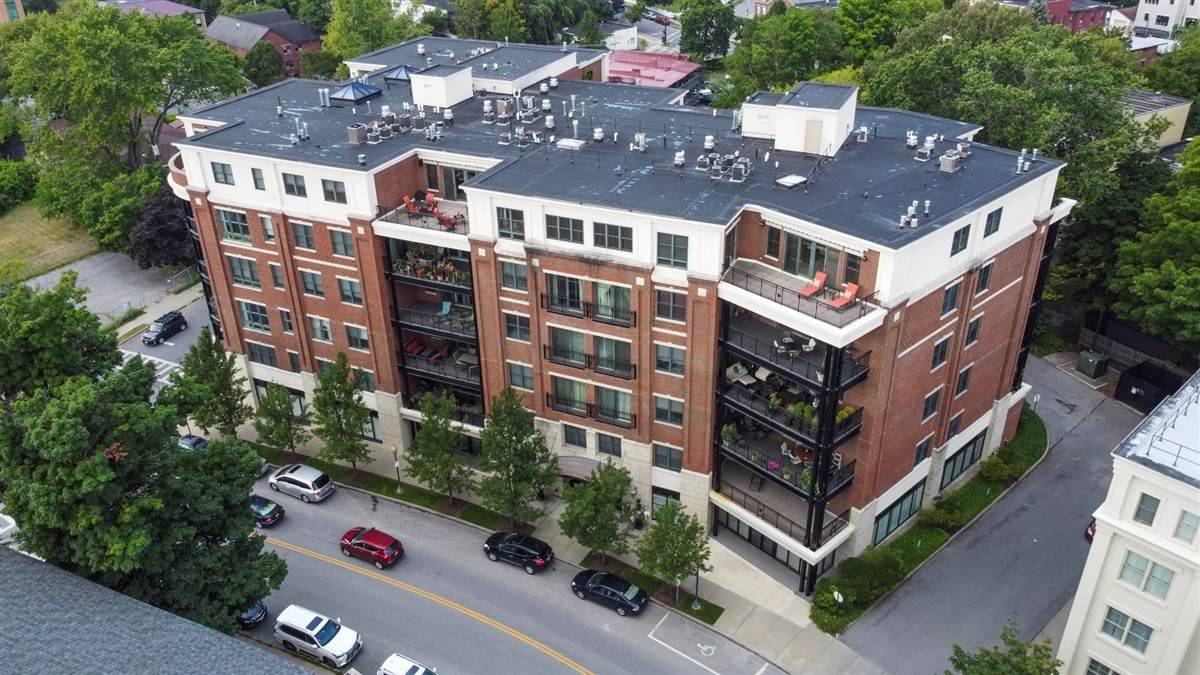 87 Railroad Pl - Photo 1