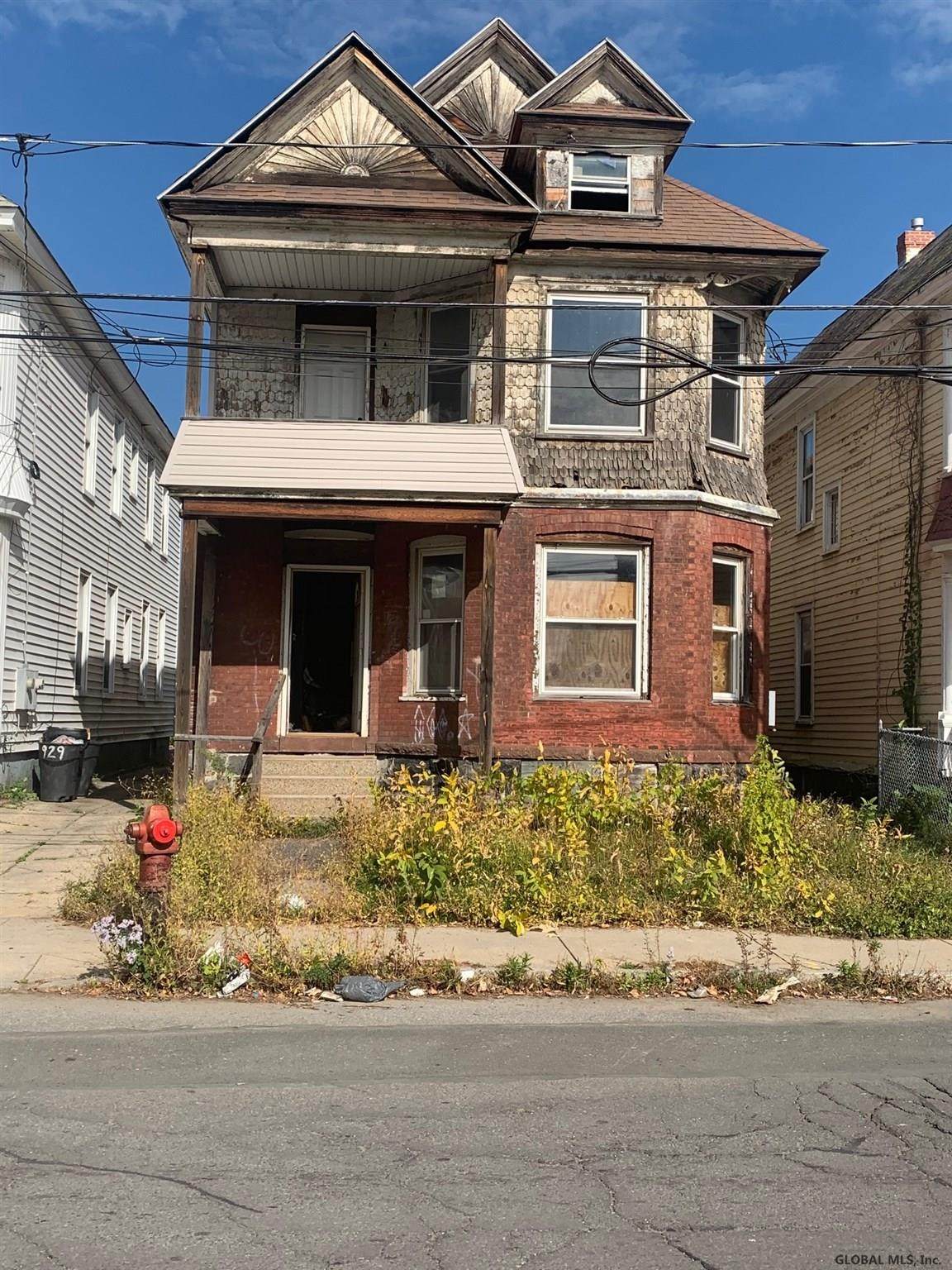931 Delamont Av - Photo 1