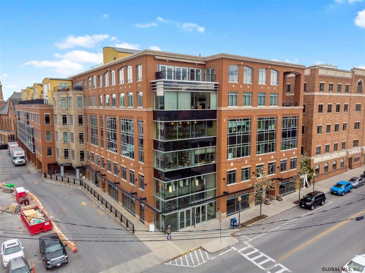 18 Division St - Photo 1