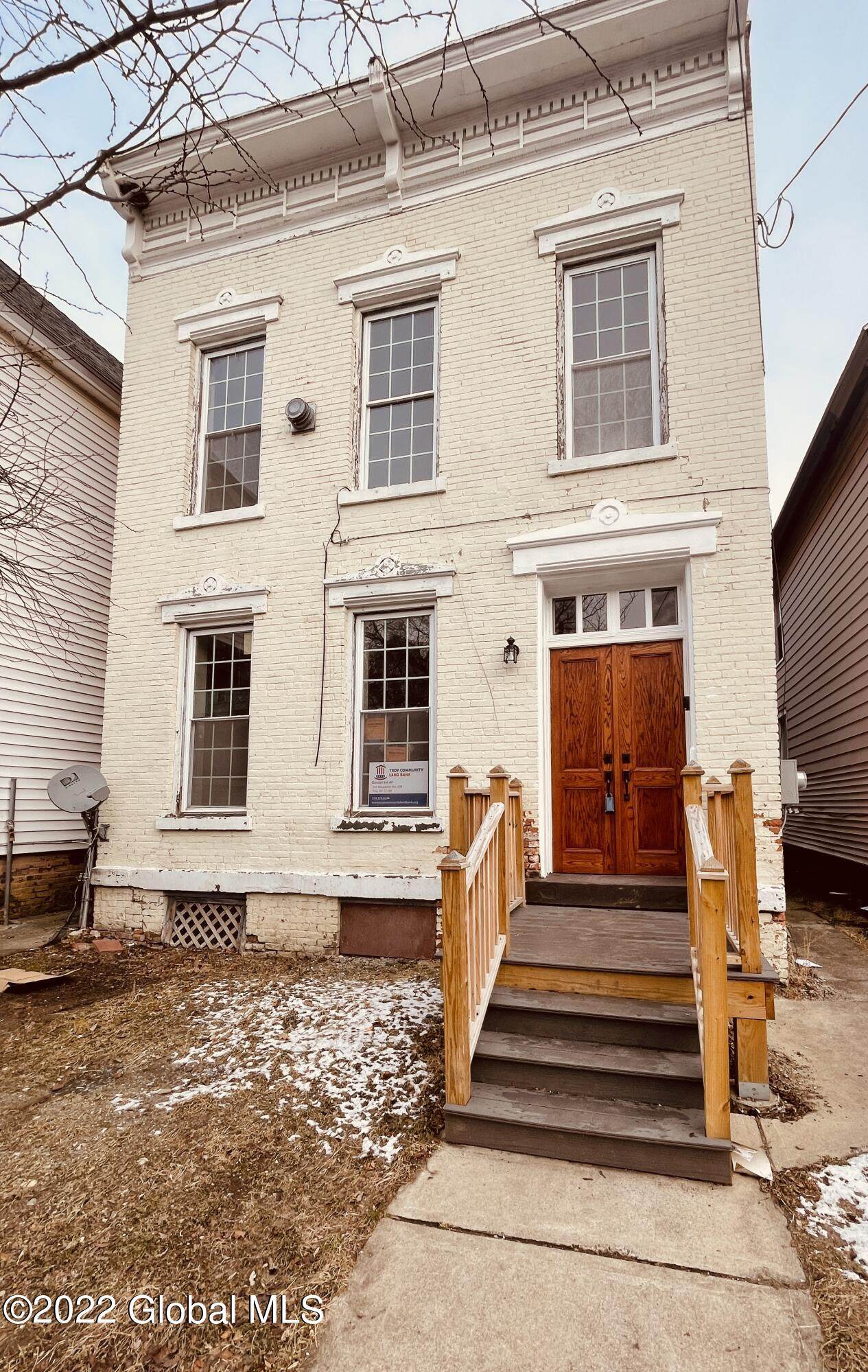 54 5th Avenue - Photo 1