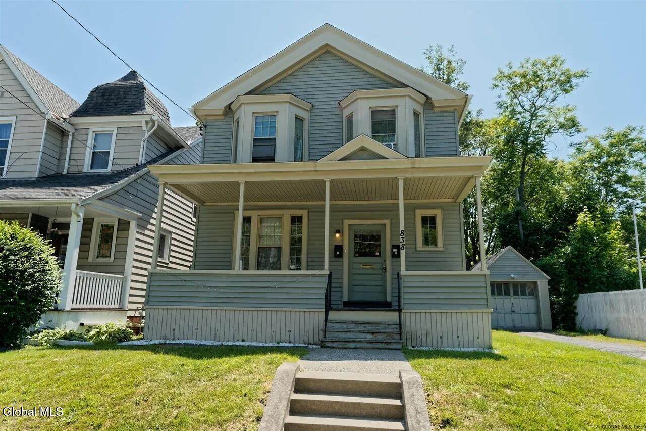 838 Lancaster Street - Photo 1