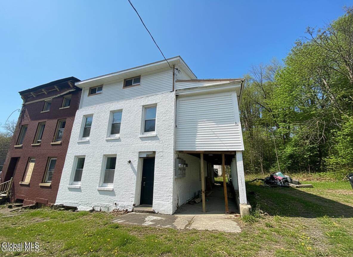 25 Spring Avenue - Photo 1