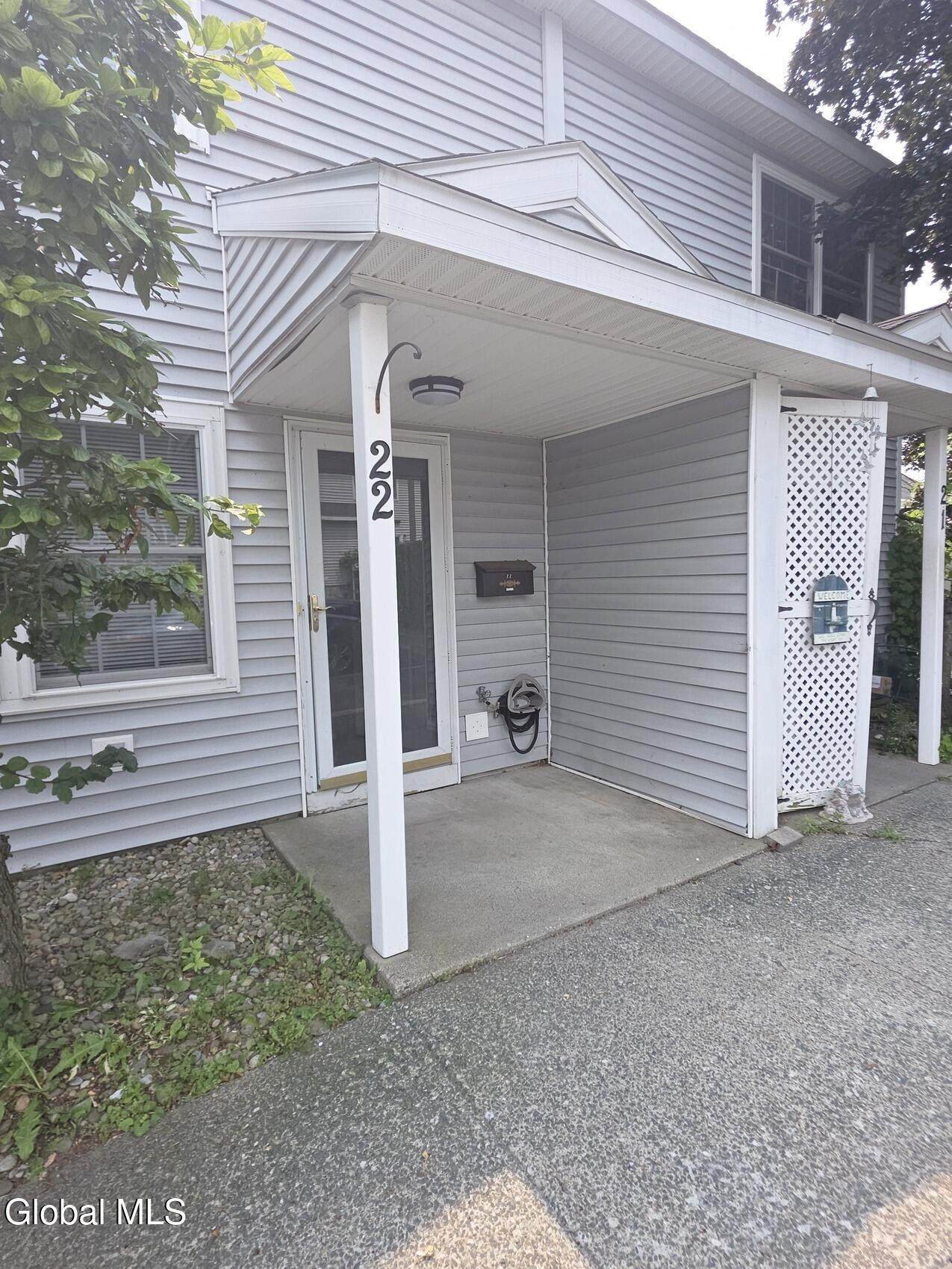 23 Warsaw Avenue - Photo 1