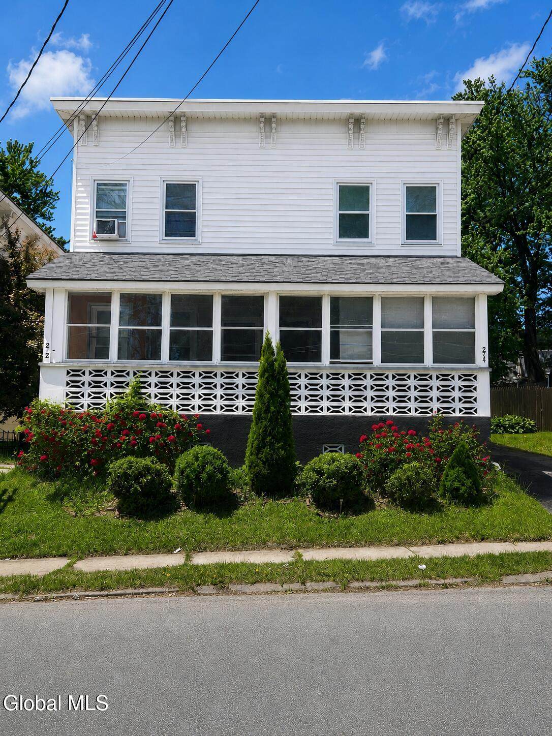 272-274 Locust Avenue - Photo 1