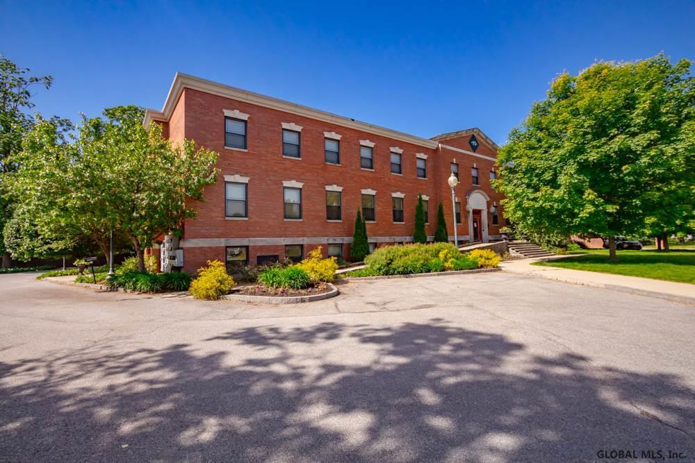 93 Maple St - Photo 1