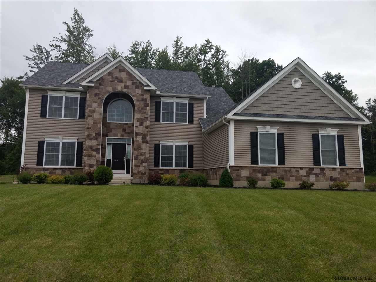 4 Meadowbrook Ct - Photo 1