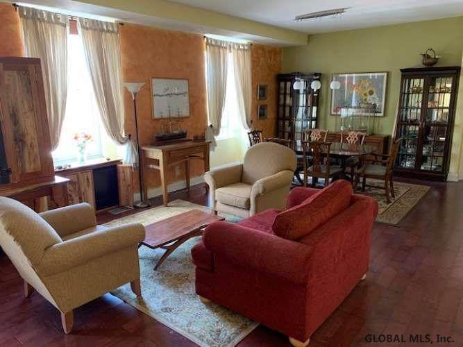 270 Hudson Av - Photo 1