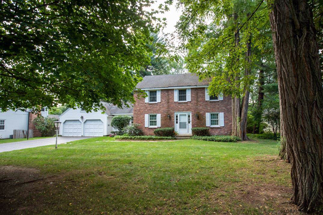 11 Longwood Dr - Photo 1