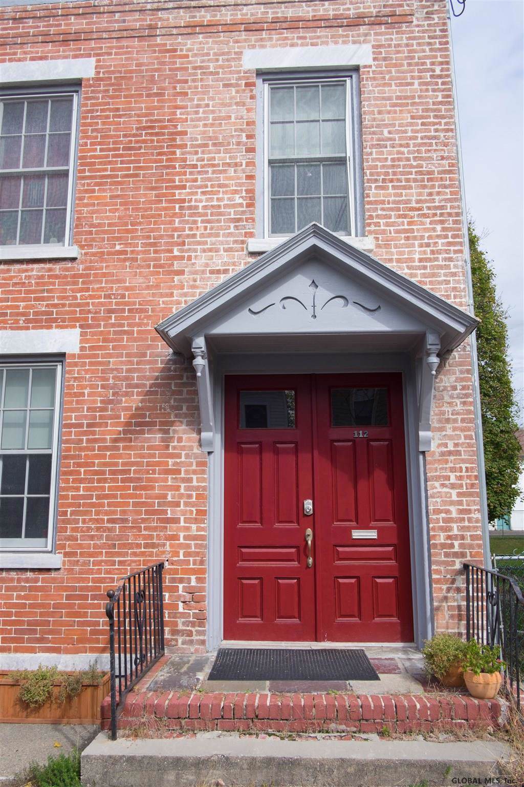 112 Union St - Photo 1