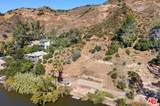 2040 Lakeshore Dr - Photo 3