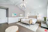5002 Noble Ave - Photo 24