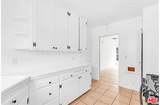 5846 Woodman Ave - Photo 5