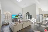 8032 Willow Glen Rd - Photo 4
