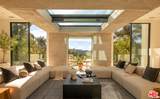 12752 Mulholland Dr - Photo 37