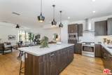 1433 Waterloo St - Photo 8