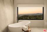 8620 Skyline Dr - Photo 12