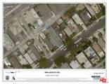 805 Howard St - Photo 1