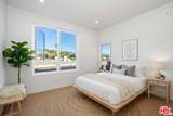 1717 Winona Blvd - Photo 4
