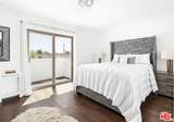 1621 Barry Ave - Photo 8