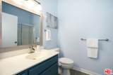 6525 Woodman Ave - Photo 15