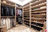 999 Doheny Dr - Photo 16
