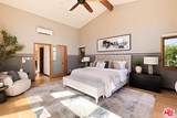 432 Howland Canal - Photo 15