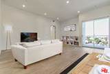 1040 Mariposa Ave - Photo 10