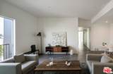1040 Mariposa Ave - Photo 2