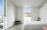 1040 Mariposa Ave - Photo 8