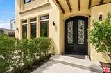 1126 Yale St - Photo 14