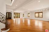 1126 Yale St - Photo 2