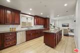 918 Wooster St - Photo 12
