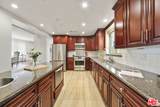 918 Wooster St - Photo 13