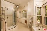 2041 Mandeville Canyon Rd - Photo 31