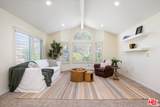 22322 Cairnloch St - Photo 18