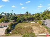 1109 Maroney Ln - Photo 3