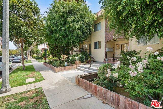 1012 7th St - Photo 1