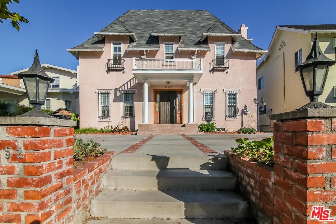 952 Westchester Place - Photo 1