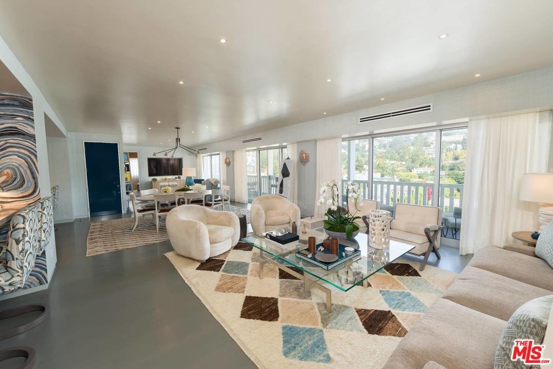 999 Doheny Drive - Photo 1
