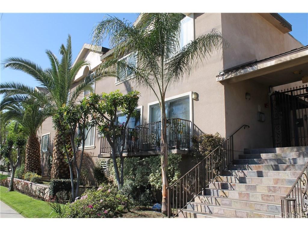6525 Woodman Avenue - Photo 1