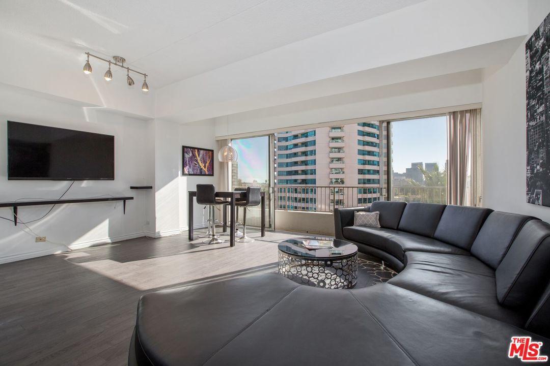 10501 Wilshire - Photo 1