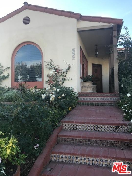 1913 Benecia Avenue - Photo 1